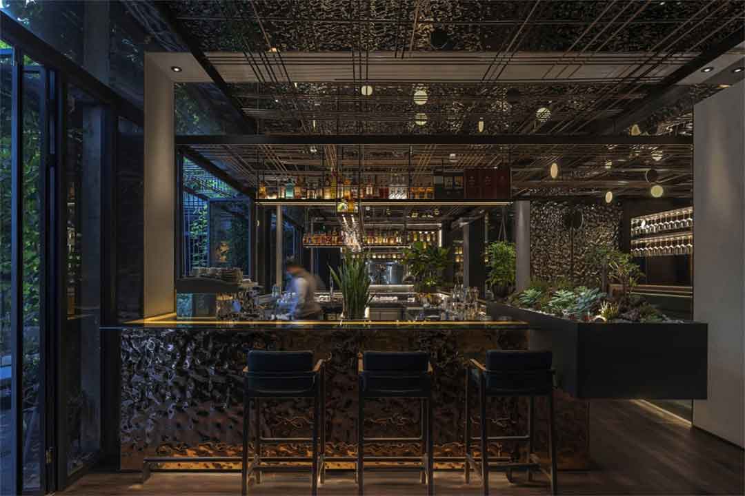 Le Coq酒吧餐廳設(shè)計(jì)，享受現(xiàn)代夜生活的用餐空間